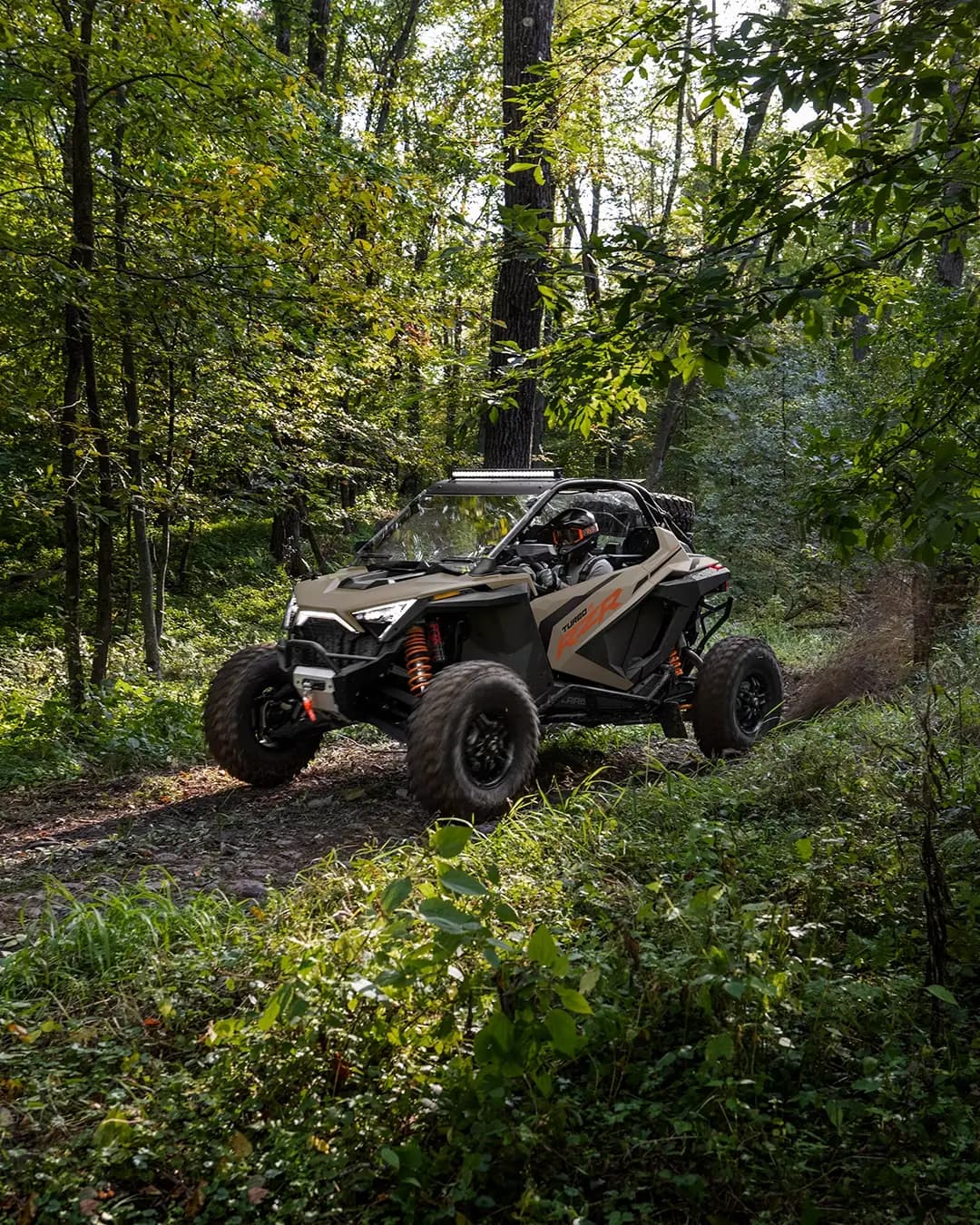 Can-Am Maverick Sport ou Polaris RZR XP 1000 : quel SSV sport choisir ?