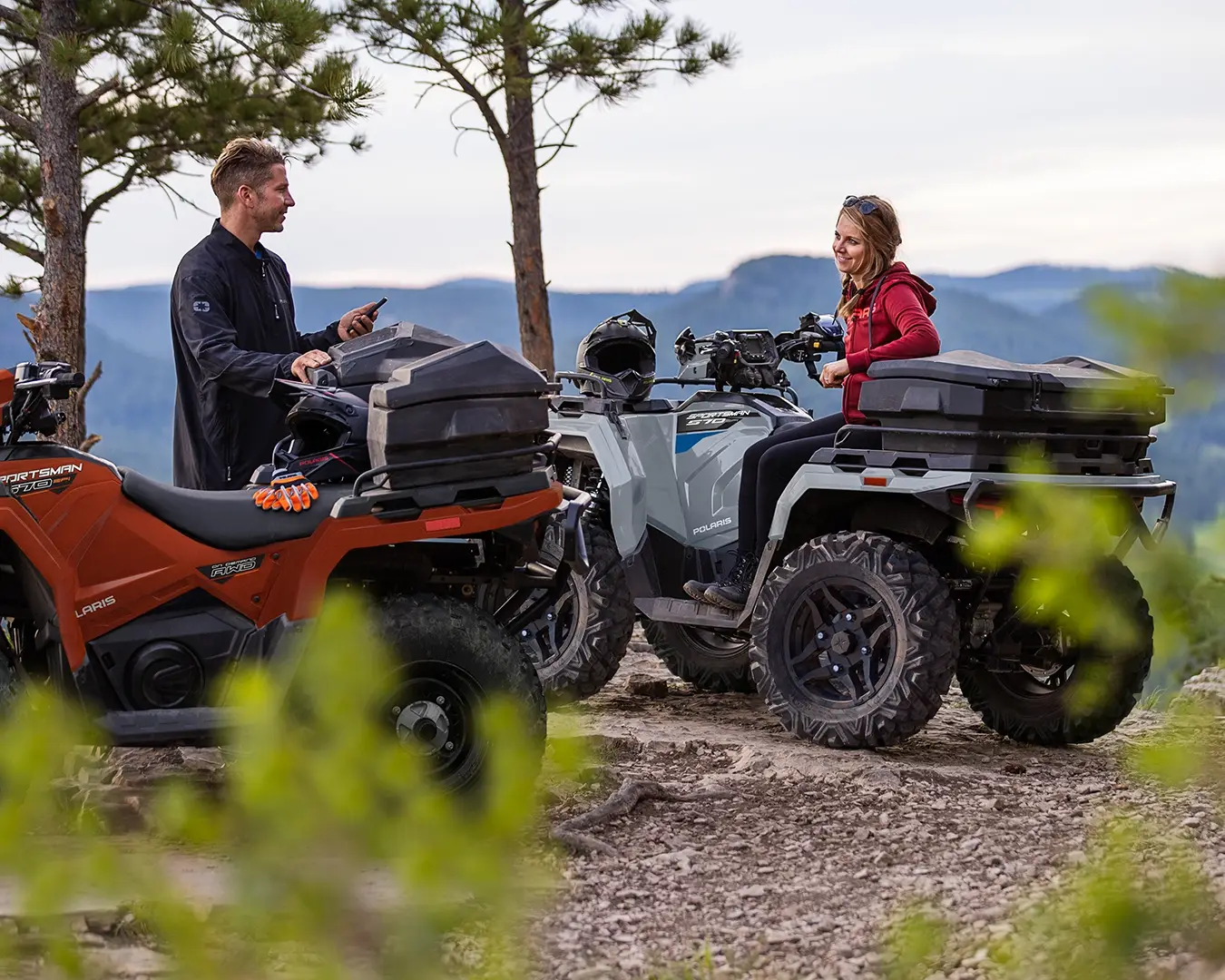 Polaris Ranger vs Polaris Sportsman : SSV utilitaire ou quad polyvalent ?