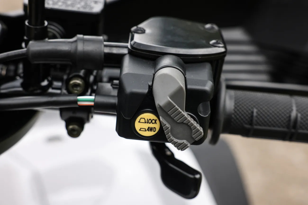 Détail Kymco MXU 700 Explorer